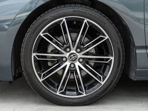 Used 2019 Toyota Avalon XSE image 15