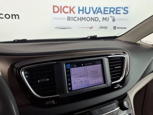 Used 2023 Chrysler Voyager LX FWD image 24