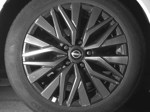 Used 2025 Nissan Altima 2.5 SV image 15