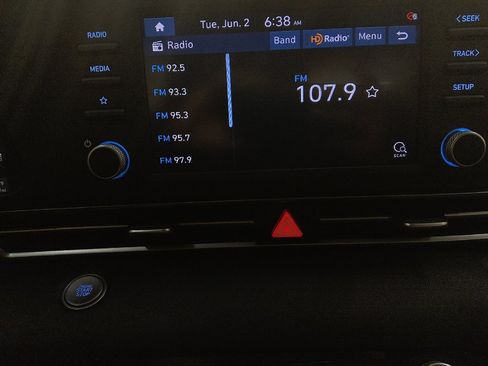 Used 2021 Hyundai Elantra SEL FWD image 25