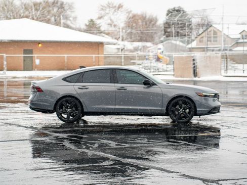 Used 2024 Honda Accord Sport image 4
