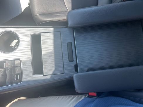 Used 2023 Toyota Sienna XSE AWD/4WD image 26