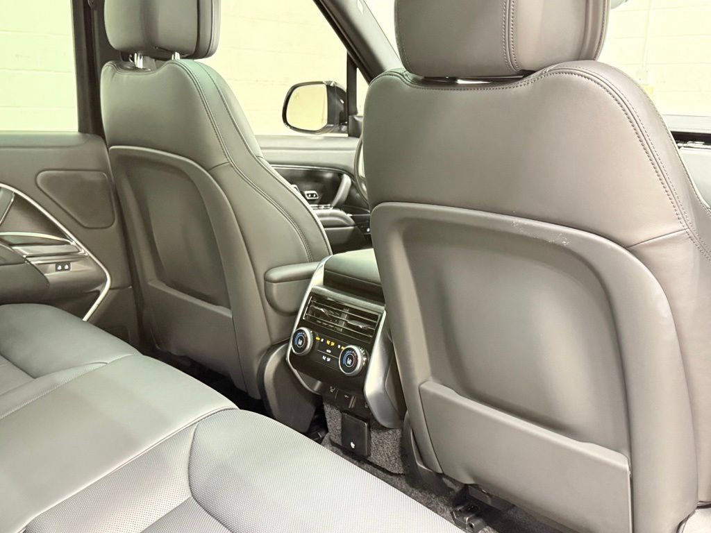 Used 2024 Land Rover Range Rover SE AWD/4WD image 53
