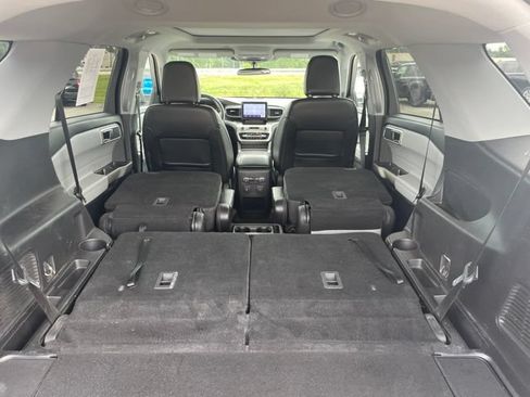 Used 2021 Ford Explorer XLT w/ Equipment Group 202A AWD/4WD image 68