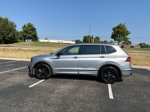 Used 2024 Volkswagen Tiguan SE R-Line FWD image 7
