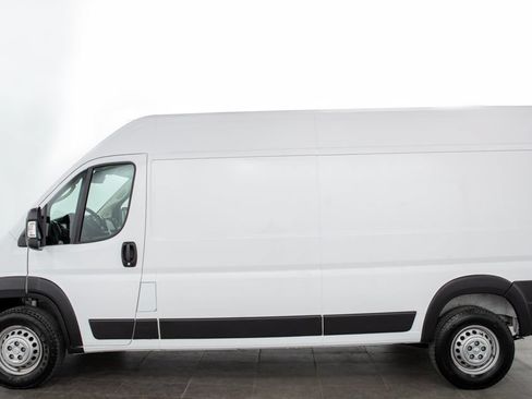 Used 2025 RAM ProMaster 2500 w/ Convenience Group FWD image 5