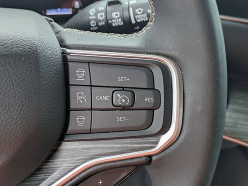 Used 2024 Jeep Wagoneer Series II w/ Flexible Seating Group RWD image 19