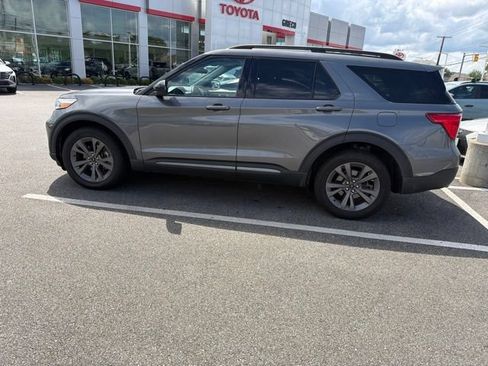 Used 2023 Ford Explorer XLT w/ Equipment Group 202A AWD/4WD image 3