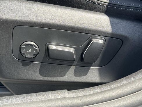 New 2026 BMW 550e xDrive AWD/4WD image 18