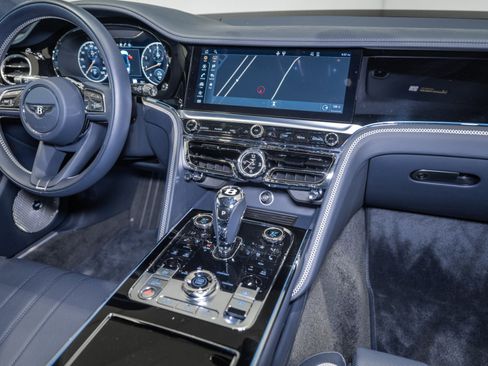 Certified 2024 Bentley Flying Spur V8 AWD/4WD image 37