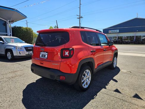 Used 2019 Jeep Renegade Sport w/ Sport Appearance Group AWD/4WD image 7