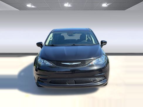 Used 2024 Chrysler Voyager LX FWD image 6