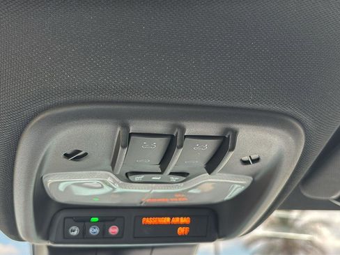 Certified 2025 GMC Canyon Denali image 37