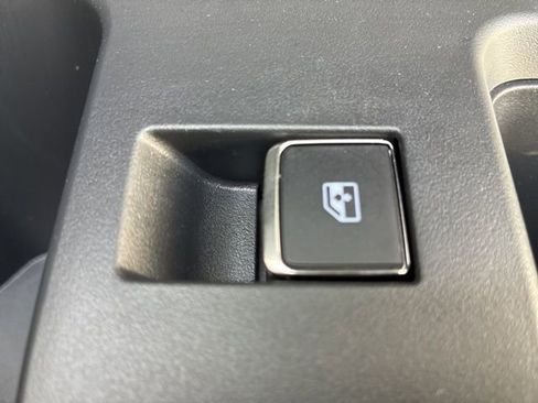 Used 2024 Nissan Pathfinder Platinum w/ Cargo Package image 28