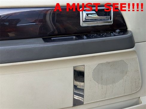 Used 2017 Lincoln Navigator Reserve image 24