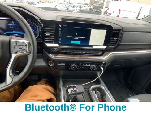 Used 2024 Chevrolet Silverado 1500 LT Trail Boss w/ Convenience Package II image 19