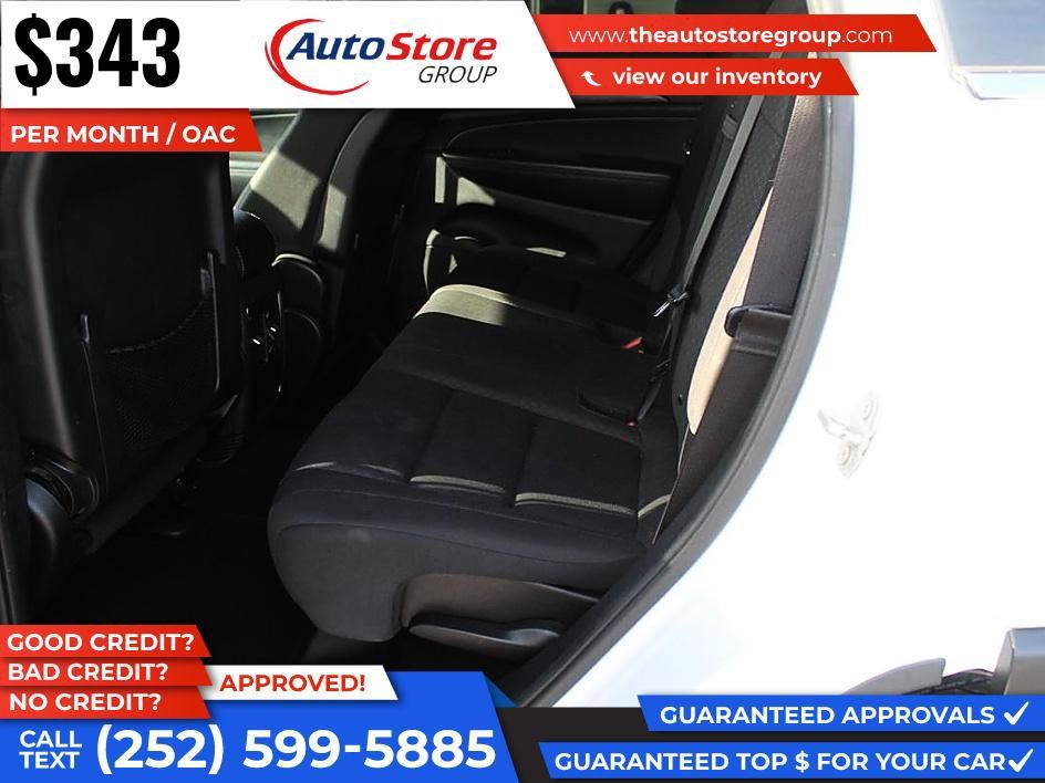 Used 2019 Jeep Grand Cherokee Laredo AWD/4WD image 11