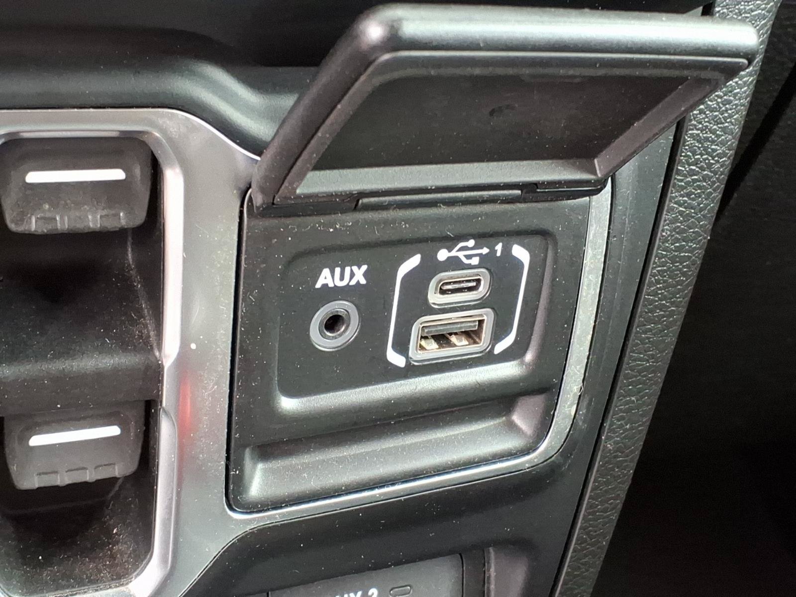 Used 2020 Jeep Gladiator Sport w/ Quick Order Package 24S AWD/4WD image 19