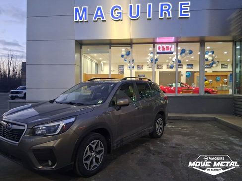 Used 2021 Subaru Forester Premium image 3