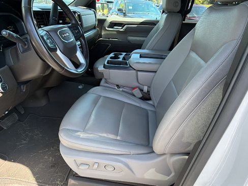 Used 2025 GMC Sierra 1500 SLT AWD/4WD image 16