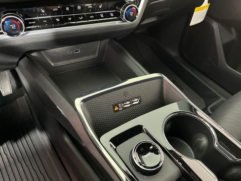 New 2026 Chevrolet Equinox RS w/ Safety and Technology Package FWD image 35