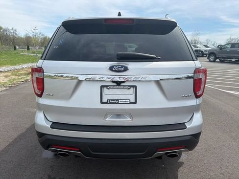 Used 2018 Ford Explorer XLT AWD/4WD image 8