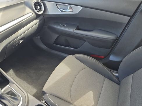 Used 2023 Kia Forte LXS w/ LXS Technology Package image 13