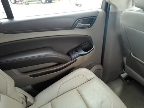 Used 2016 Chevrolet Suburban LT RWD image 33