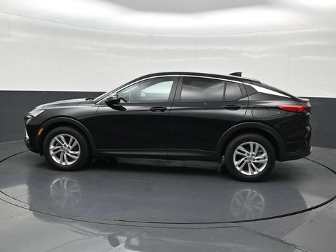 Used 2025 Buick Envista Preferred FWD image 2