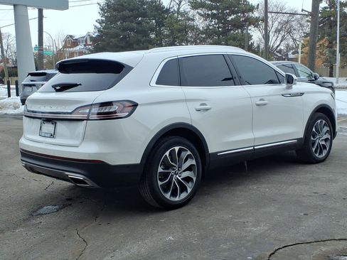 Used 2023 Lincoln Nautilus Reserve w/ Equipment Group 201A image 4