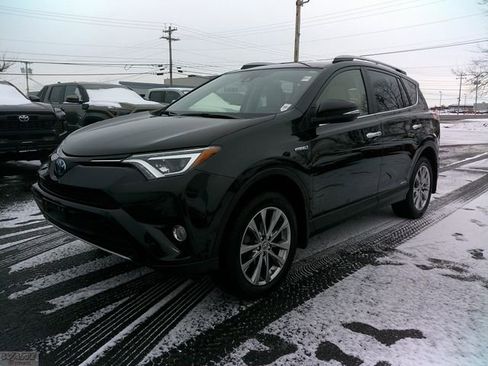 Used 2017 Toyota RAV4 Limited w/ Carpet Mat Package image 6