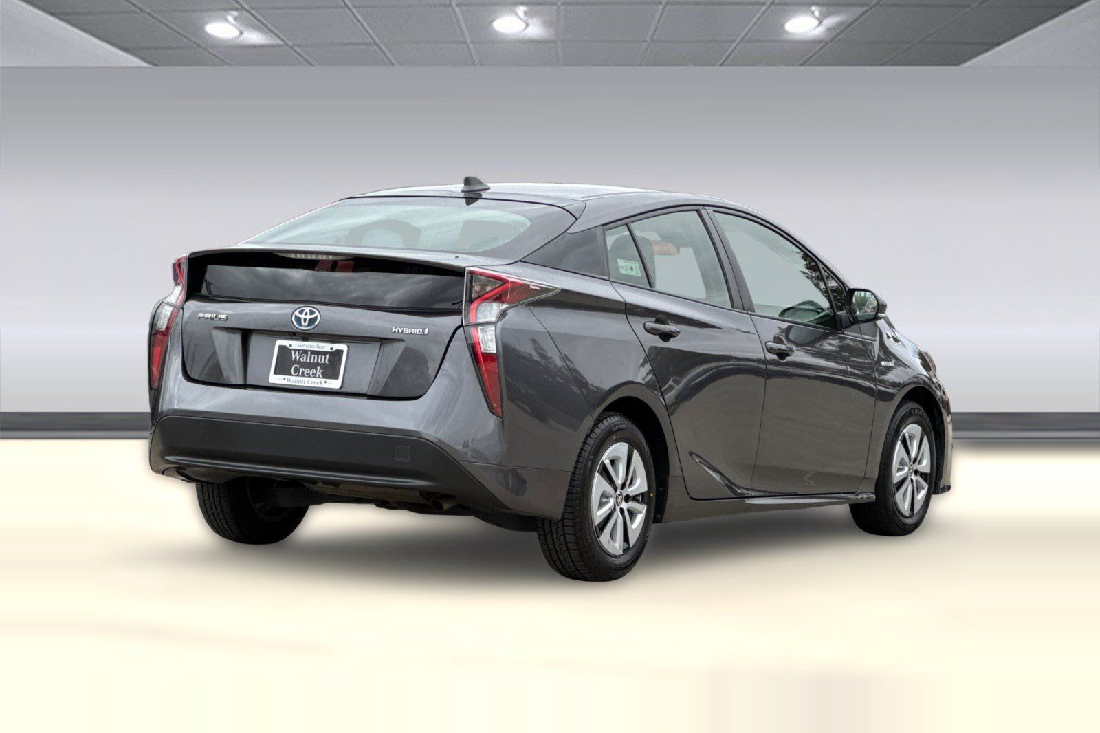 Used 2018 Toyota Prius One FWD image 9