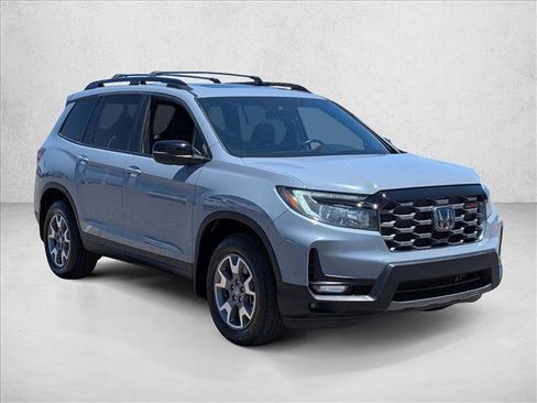 Used 2023 Honda Passport TrailSport image 3