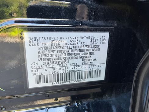 Used 2025 Nissan Sentra S image 27