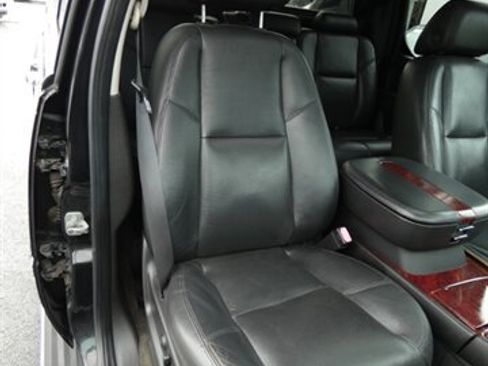 Used 2007 Cadillac Escalade EXT w/ Climate Package AWD/4WD image 47