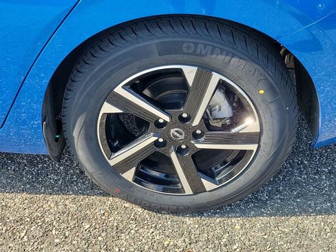 Certified 2025 Nissan Sentra SV FWD image 5