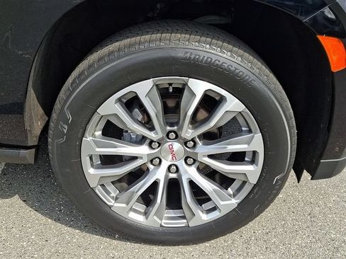 Used 2021 GMC Yukon XL Denali w/ Denali Premium Package AWD/4WD image 8