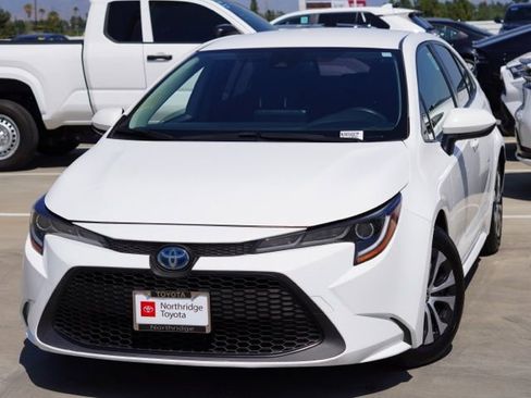 Used 2022 Toyota Corolla LE FWD image 4