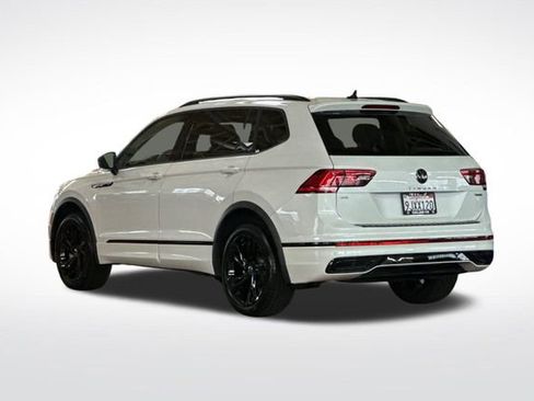 Certified 2024 Volkswagen Tiguan SE R-Line image 7