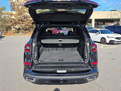 Used 2021 BMW X5 xDrive40i w/ M Sport Package image 5