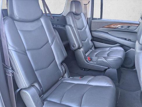 Used 2017 Cadillac Escalade ESV Luxury image 25