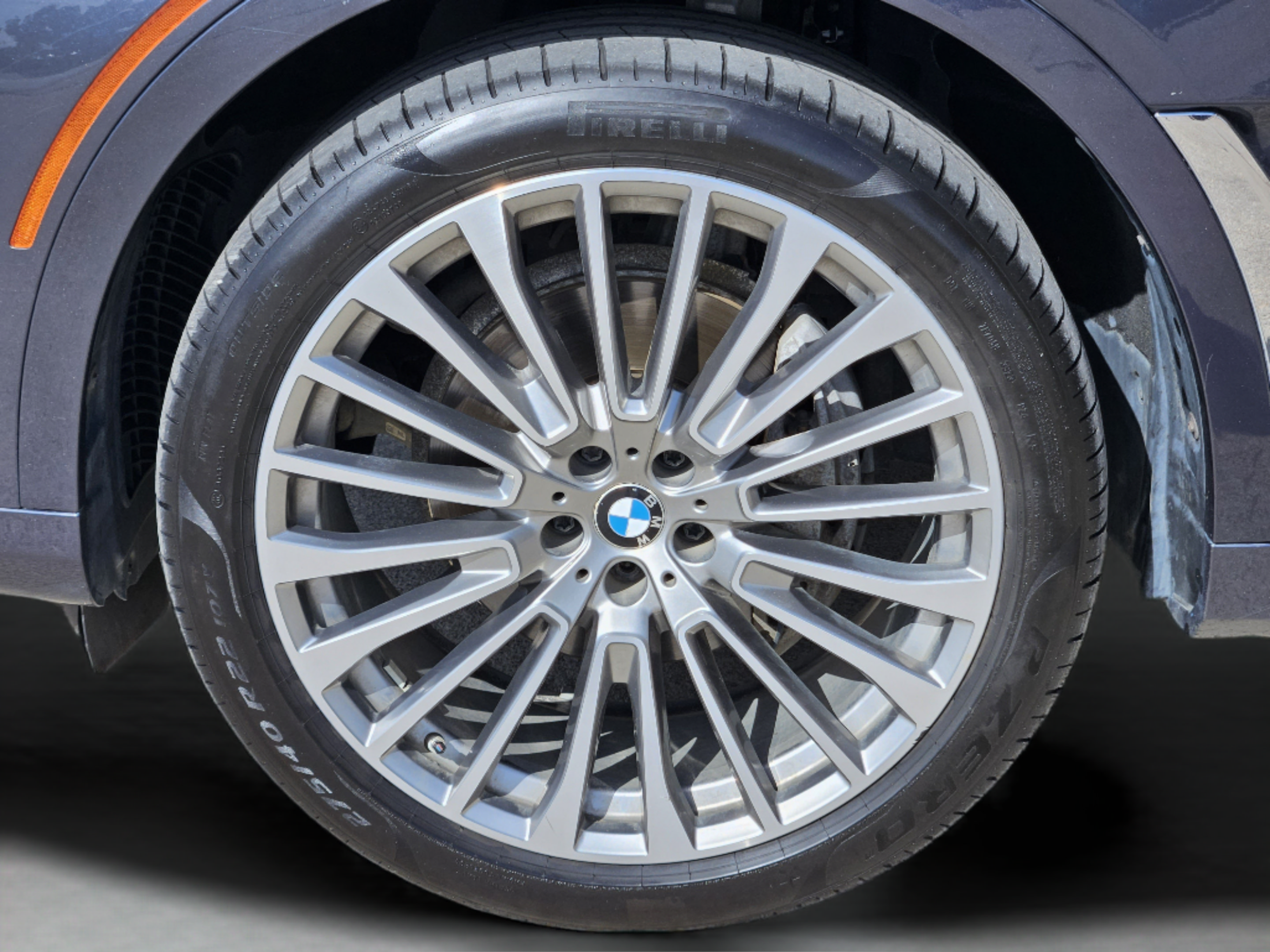 Used 2019 BMW X7 xDrive40i w/ Premium Package AWD/4WD image 34
