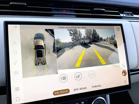 Used 2023 Land Rover Range Rover Long Wheelbase SE image 26