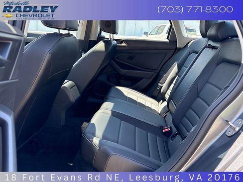 Used 2022 Volkswagen Jetta SE FWD image 23