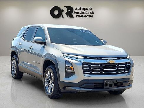 Used 2025 Chevrolet Equinox LT image 1