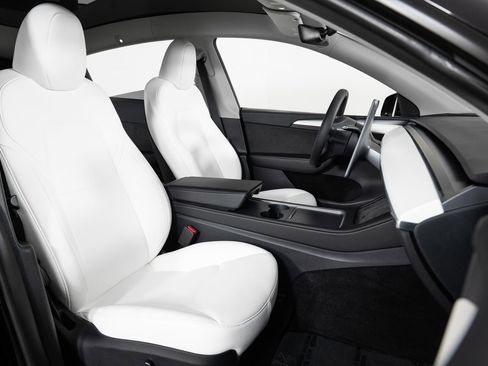 Used 2023 Tesla Model Y Long Range image 28