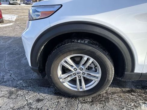 Used 2022 Ford Explorer XLT AWD/4WD image 19