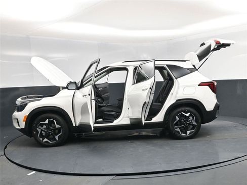 New 2026 Kia Seltos S image 20