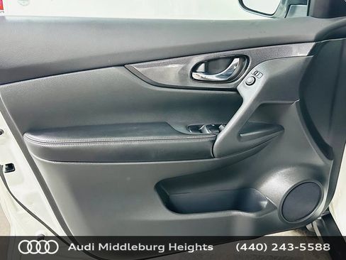 Used 2016 Nissan Rogue SL w/ SL Premium Package AWD/4WD image 29