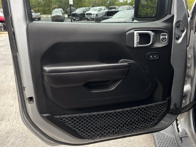 Used 2018 Jeep Wrangler Unlimited Sport S AWD/4WD image 15